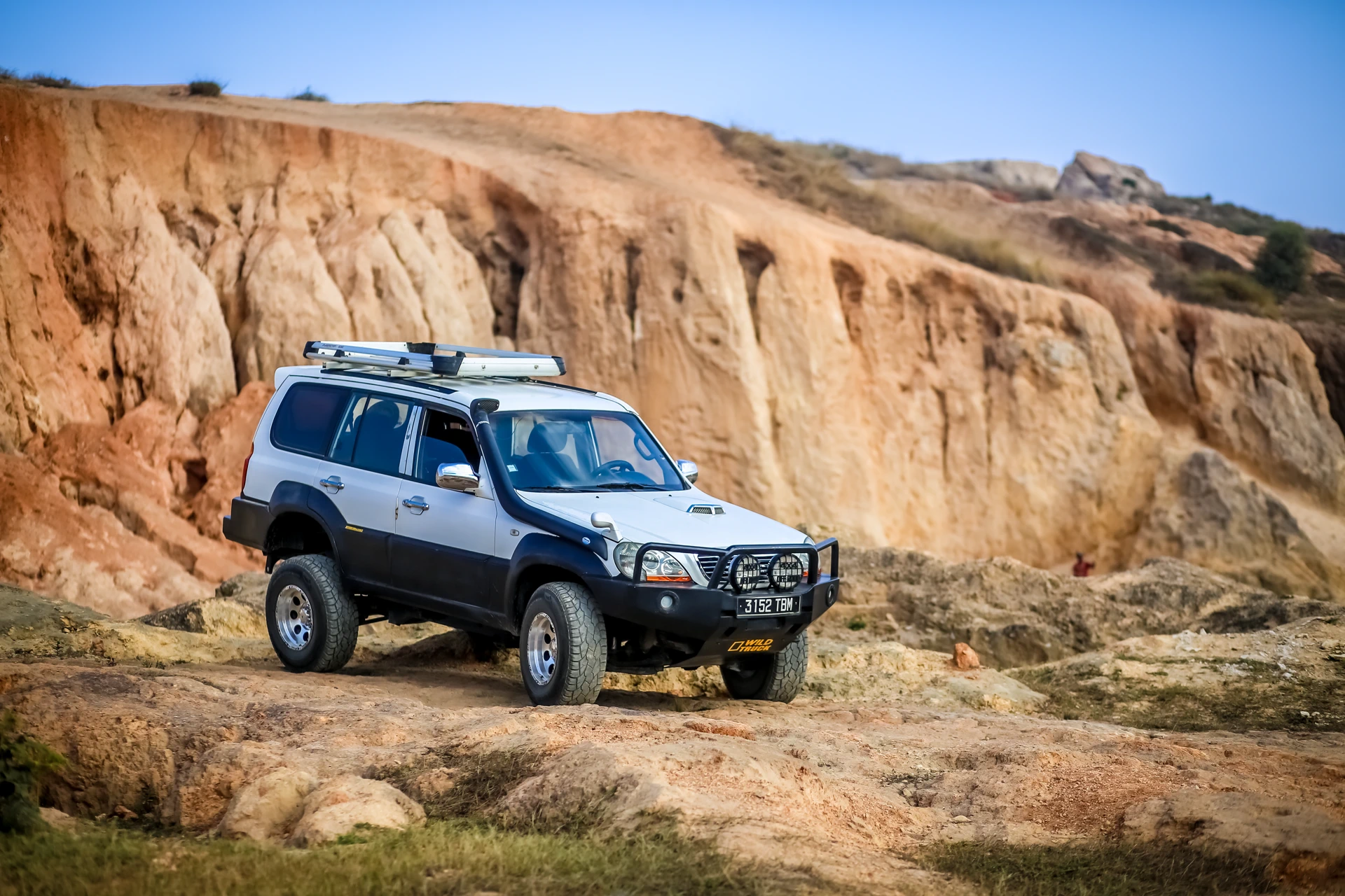 Hyundai Terracan 4x4 in the terrain on a Madagascar road trip