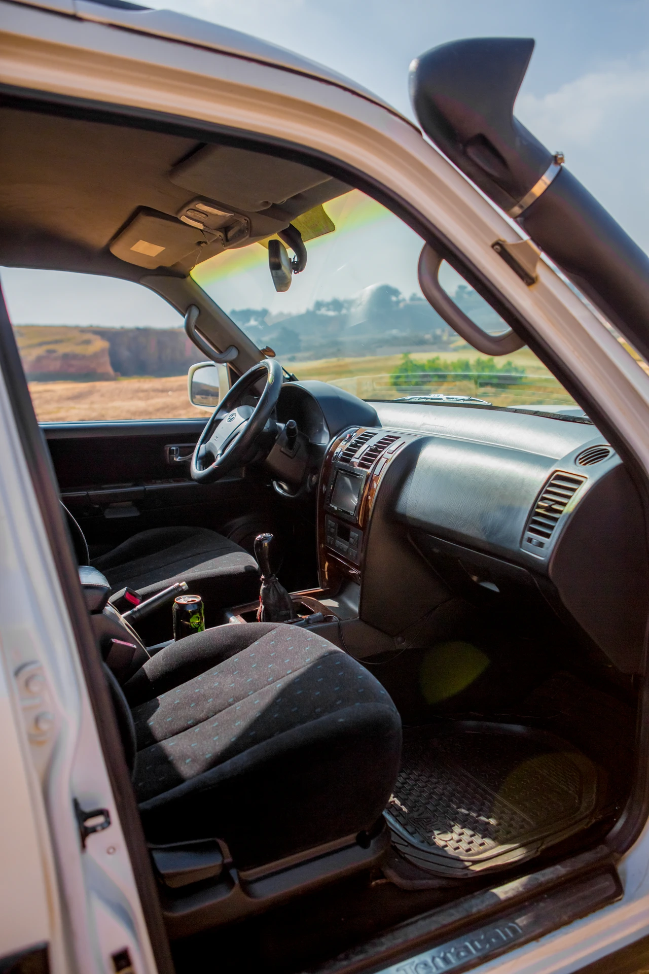 Interior with seats of the Hyundai Terracan - 6-seater